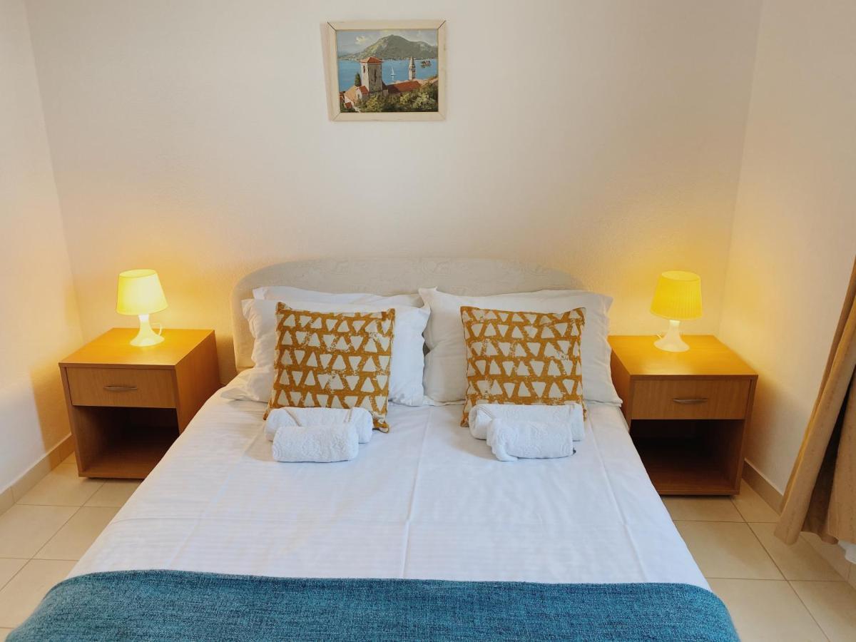 Apartments Sneki Baosic Luaran gambar